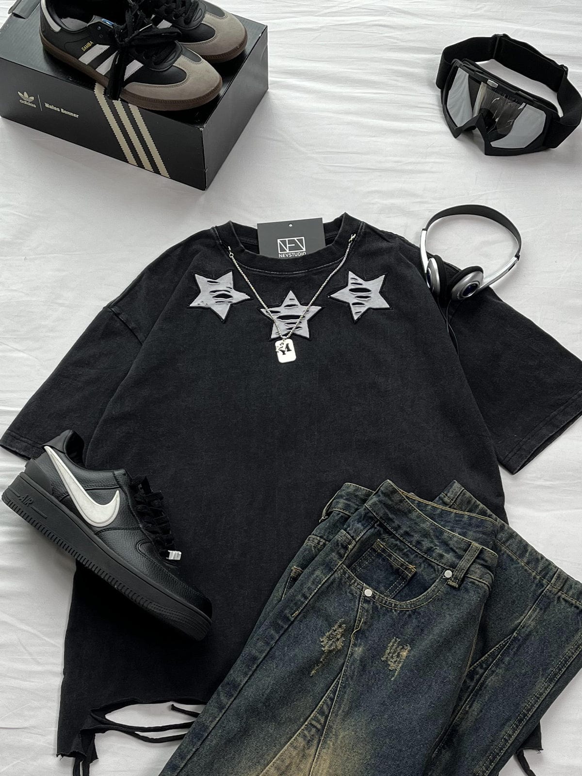 NEV Embroidery Distressed Star Washed Tee